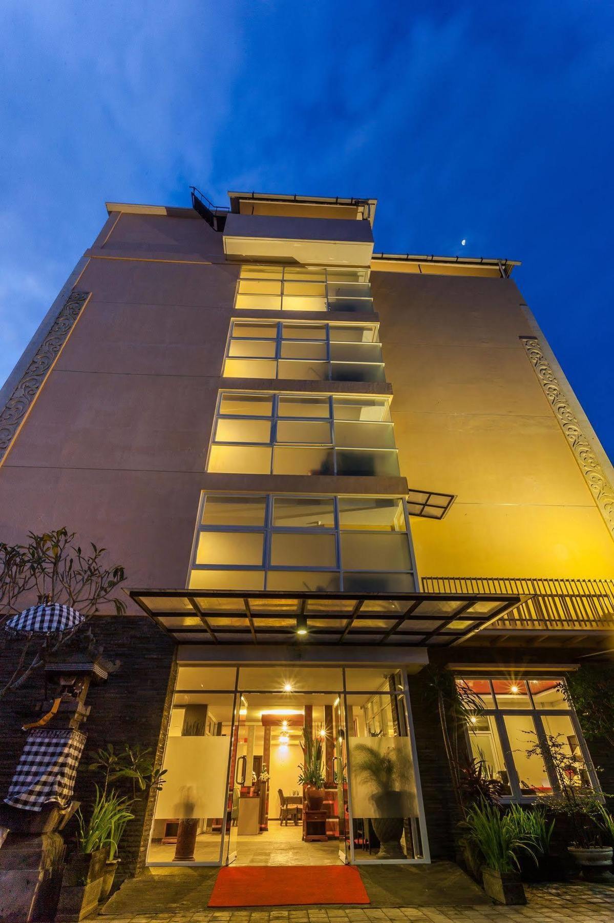 มาฮัตมา เรสซิเดนซ์ Hotel เดนปาซาร์ ภายนอก รูปภาพ