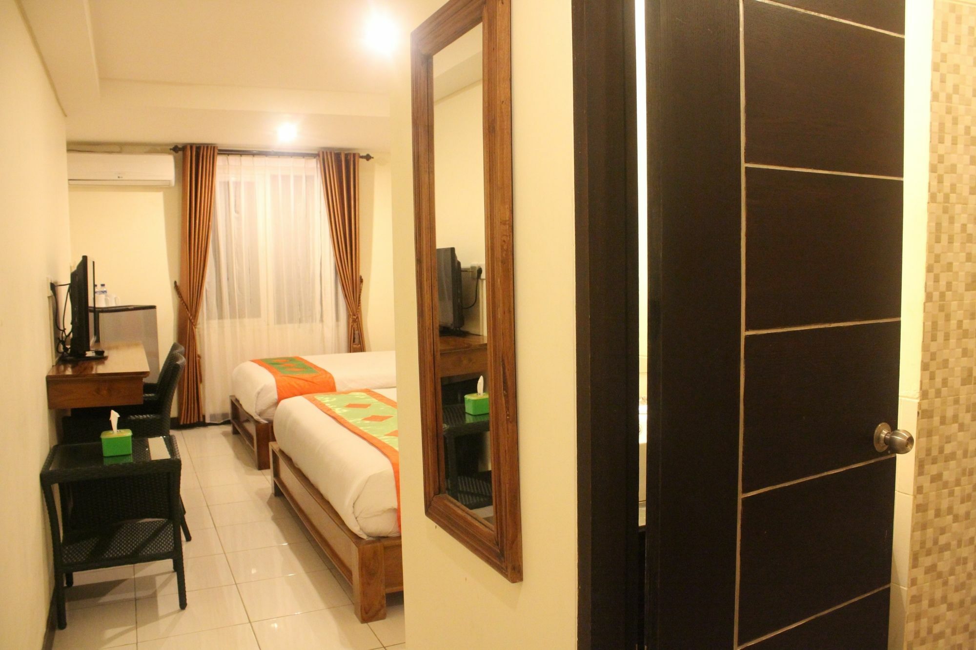 มาฮัตมา เรสซิเดนซ์ Hotel เดนปาซาร์ ภายนอก รูปภาพ